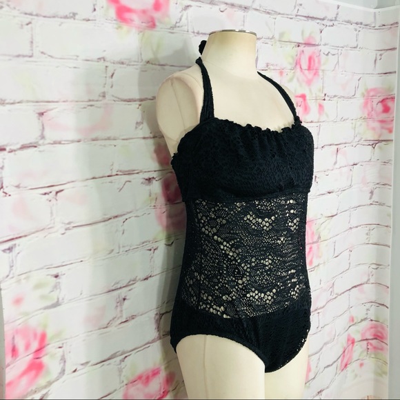 Mossimo one piece crochet halter top swimsuit - Picture 4 of 8